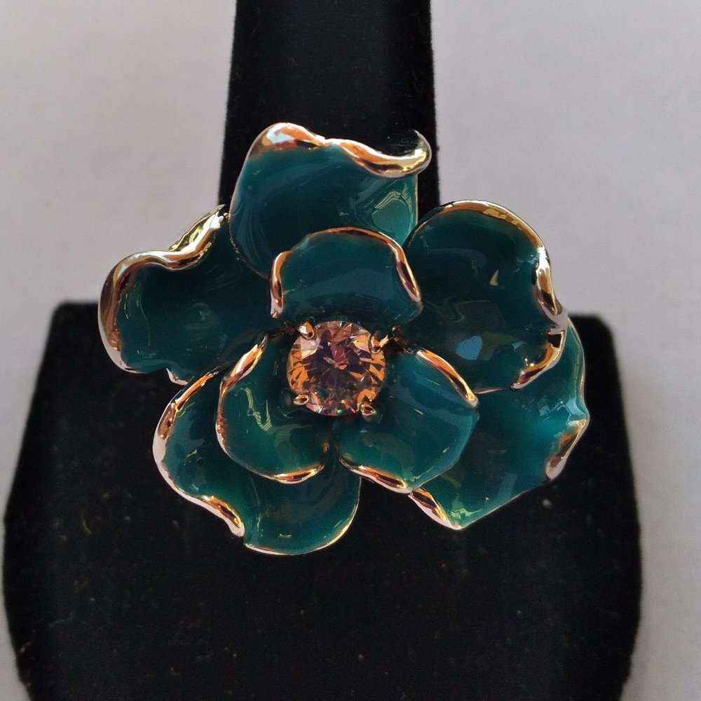 Elegant Teal Flower Ring with Silver Accents
